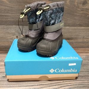 columbia children  powderbug plus ii print  waterproof  boots Size 8
